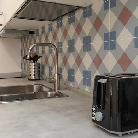 Joivy Modern 2bed Flat With Balcony, 250m From M5 Foppa And M2 Sant'agostino Apartment *