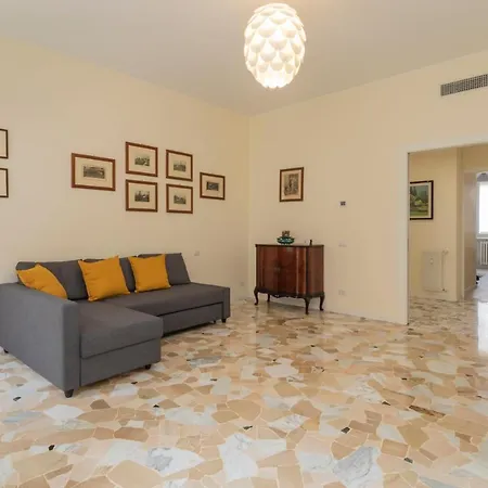 Joivy Modern 2bed Flat With Balcony, 250m From M5 Foppa And M2 Sant'agostino