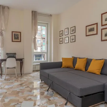 Apartment Joivy Modern 2bed Flat With Balcony, 250m From M5 Foppa And M2 Sant'agostino *