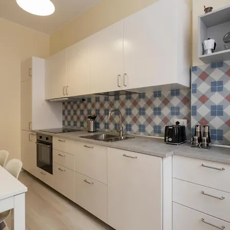 Апартаменты Joivy Modern 2bed Flat With Balcony, 250m From M5 Foppa And M2 Sant'agostino