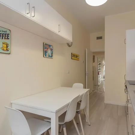 Joivy Modern 2bed Flat With Balcony, 250m From M5 Foppa And M2 Sant'agostino * Milão