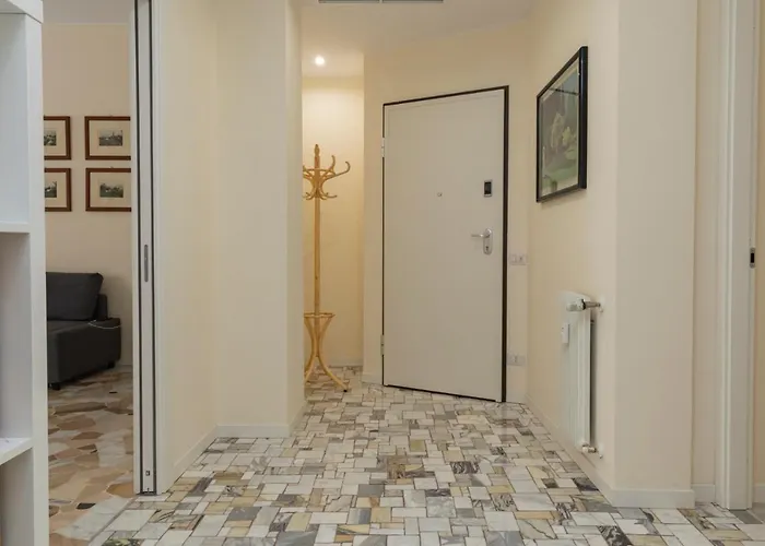Joivy Modern 2bed Flat With Balcony, 250m From M5 Foppa And M2 Sant'agostino Mediolan