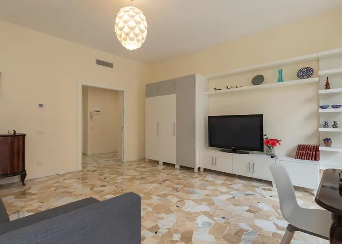 Joivy Modern 2bed Flat With Balcony, 250m From M5 Foppa And M2 Sant'agostino Mediolan