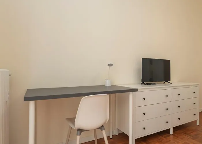 Apartament Joivy Modern 2bed Flat With Balcony, 250m From M5 Foppa And M2 Sant'agostino *