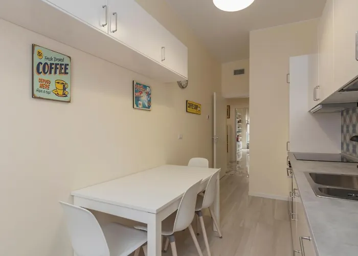 Joivy Modern 2bed Flat With Balcony, 250m From M5 Foppa And M2 Sant'agostino * Mediolan