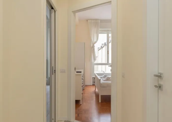 Joivy Modern 2bed Flat With Balcony, 250m From M5 Foppa And M2 Sant'agostino Apartament Mediolan