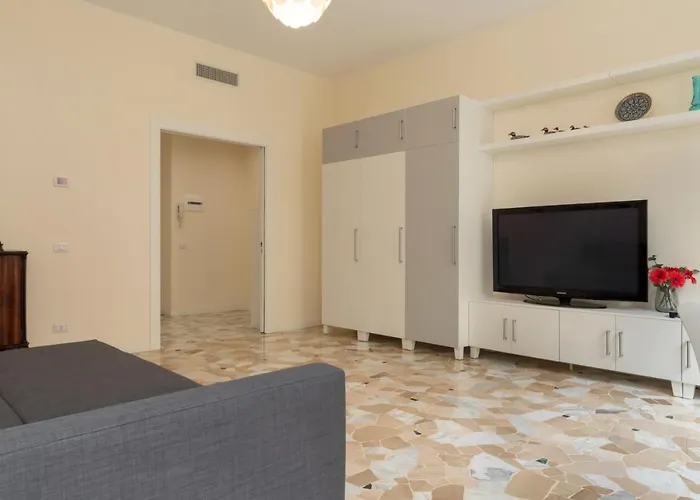 Joivy Modern 2bed Flat With Balcony, 250m From M5 Foppa And M2 Sant'agostino * Mediolan